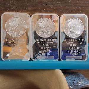 lot 296 image: Lot of 3 Sunshine Mint 1 Troy Ounce .999 Fine Silver Bars
