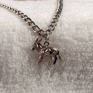 lot 166 image: Silver Chain Bracelet with Donkey charm - 6g - approx 7.5 inch