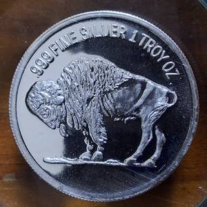 lot 326 image: (BU) 1 oz .999 Fine Silver Round Featuring Historic �Buffalo and Indian Head Nickel�  LIBERTY
