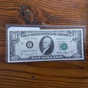 lot 387 image: No Crease, Nice 1985 $10 FRN  Collectible Note