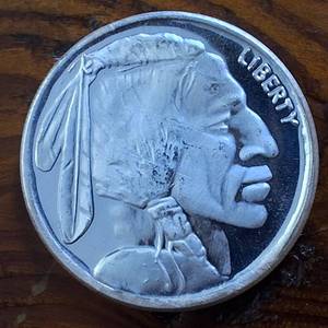 lot 397 image: (Bright Uncirculated) 1 oz .999 Fine Silver Round Featuring Historic �Buffalo and Indian Head Nickel�