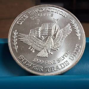 lot 412 image: LAST CHANCE 1981 Vintage 1 Troy oz 99.9% Fine Silver  USA Assay Office  Strategic Stockpile