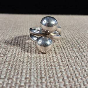 lot 199 image: Turkish Made - Sterling Silver - Large Ball Ring - Sz 7.75 - 8 -  Adjustable - 8.5g