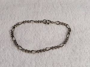 lot 214 image: Figaro - 3mm Silver Chain Bracelet - 7 inch - 4.15g
