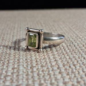 lot 241 image: Green - Emerald Cut Peridot Stone - 925 Sterling Silver - Ring - Size 7 - 2.6g