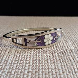 lot 274 image: Silver Hinged Cuff Bracelet - Taxco Mexico - Abalone inlay - Butterflies & Flower - 12.9g