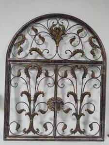 lot 8 image: Large Decorative Metal Wall Arch wOpening Gate