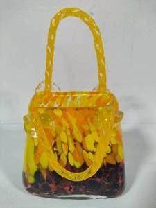 lot 9 image: Murano Style Blown Glass Art Purse