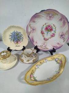 lot 45 image: Assortment of Fine China Pieces