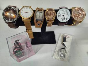 lot 60 image: Assortment of Ladies Watches