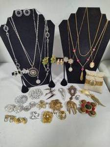 lot 69 image: Sarah Coventry Costume Jewelry