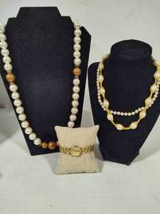 lot 74 image: Anne Klein & Cadoro Costume Jewelry
