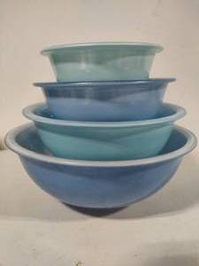 Pyrex "Moody Blues" Glass Mixing Bowl Set