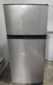 lot 129 image: Insignia RefrigeratorFreezer (Model #NS-CF43SS9)
