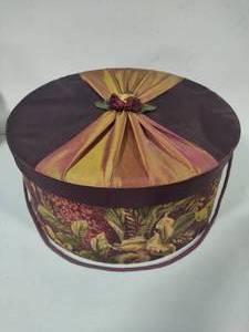 lot 136 image: Large Rope Handled Hat Box