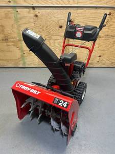 lot 17 image: Troy-Bilt 2420 24  Gas Powered Snow Blower