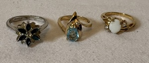lot 110 image: Three Vintage Costume Jewelry Rings
