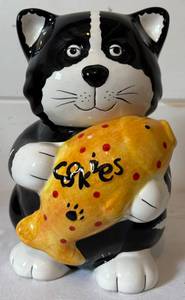 lot 136 image: Vintage CKAO Black and White Cat Cookie Jar