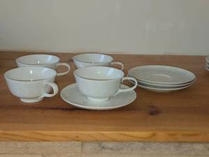 Set of (4) Tea Cups and (4) Saucers - Damask by Easterling (Bavaria Germany)