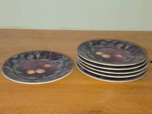 Lot of (6) 6 12 Ceramic Dessert  Salad Plates by Gien (France)  Cueillette pattern