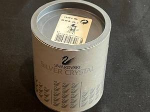 lot 38 image: Swarovski Mini Crystal Bear - Clear Crystal on Octagonal Mirror Base (Made in Austria)