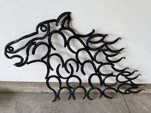 lot 59 image: UNIQUE Horseshoe Horse Head Wall Sculpture - Hand-Curved, 30 in Tall x 60 in Long