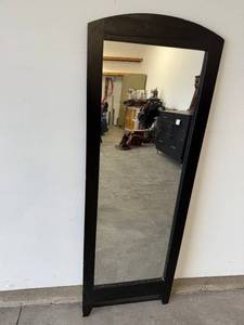 lot 61 image: Black Arched-Top Full-Length Floor Mirror - 60 in Tall