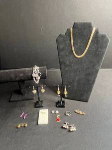 lot 125 image: Gold Tone Chain Necklace, Pearl Drop Earrings, Filigree Heart Earrings & Unique Pin