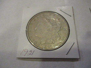 lot 41 image: 1921 MORGAN SILVER DOLLAR COIN