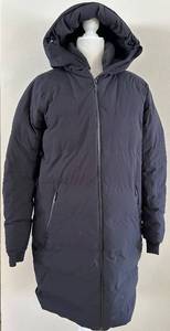 Lululemon Goose Down Puffer Jacket - Size 6 - 2 Exterior Zip Pockets, 2 Interior Zip Pockets