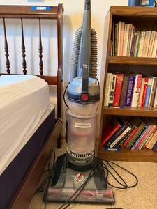 Hoover WindTunnel Upright Vacuum HEPA Media Bagless Gray See Photos