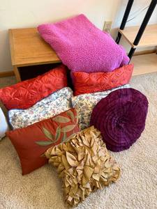 Mixed Decorative Throw Pillow Lot w Pier 1 Textured Floral Accent Pillows