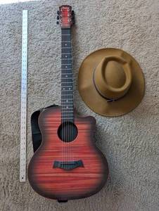 Acoustic Guitar & Gigi Pip Hat Mixed Lot