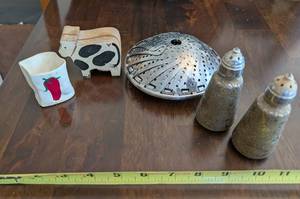 Mixed Kitchen Decor Lot of 5 - Ceramic Pieces, Metal Trivet & Shakers