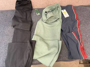 lot 8 image: 3 Pairs Of Womens Pants (Leggind And Sweatpants)