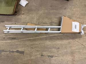 lot 31 image: Heavy Duty Aluminum Pontoon Boarding Ladder
