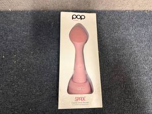 lot 90 image: Pop Sonic Spade Facial Cleanser