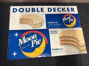 lot 210 image: 2 Packs Of Vanilla Moon Pie Double Deckers