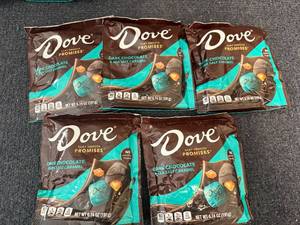 lot 218 image: 5 Bags Of Dove Promises - Dark Chocolate And Caramel