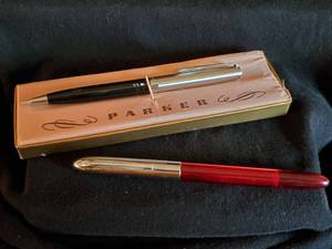 lot 45 image: Beautiful Vintage Parker Pen in Original Box and a Scheaffer Fountain Pen