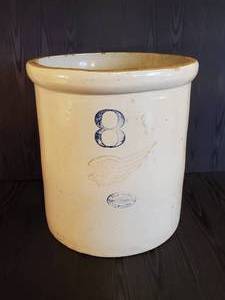 lot 51 image: Red Wing 8 Gallon Crock No Handles 6 Wing Very nice Condition