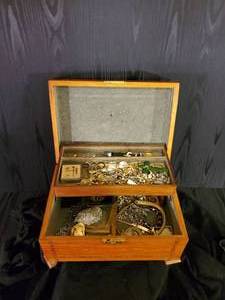 lot 83 image: Beautiful Wooden Jewelry with Miscellaneous Costume Jewelry