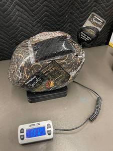 lot 52 image: M - Smithfield Spirals Smoked Ham - Brown Sugar Glaze & Bacon Bits, Approx 12lbs