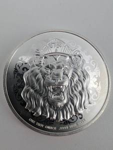 lot 35 image: Queens Beasts White Lion of Mortimer 1 oz .9999 Fine Silver Coin - 2020 UK