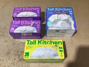 lot 105 image: LOT OF 4 up&up Trash Bags