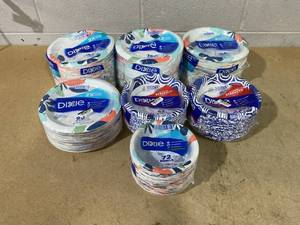 lot 161 image: LOT OF 7 Dixie Paper Plates & Bowls