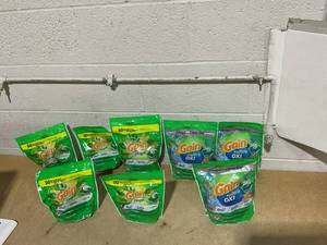 lot 214 image: LOT OF 8 Gain Laundry Detergent Pods