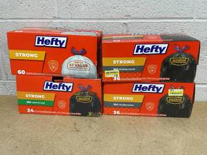 lot 235 image: LOT OF 4 Hefty Trash Bags (1) 13 Gal (2) 30 Gal (1) 39 Gal