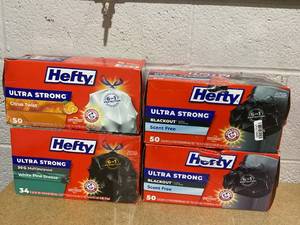 lot 236 image: LOT OF 4 Hefty Trash Bags (3) 13 Gal (1) 30 Gal