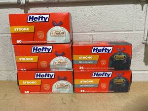 lot 240 image: LOT OF 5 Hefty Trash Bags (3) 13 Gal (2) 30 Gal